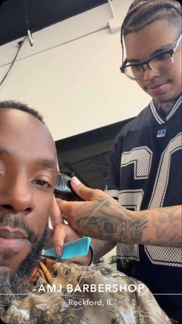 The barbers Barber his son!!! @tony_wavyy #amjbarbershop #815barbers #barbershop #walkinswelcomed #barberlife